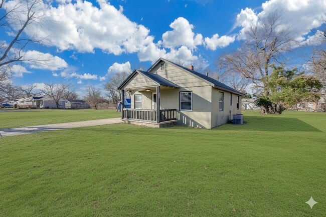 Building Photo - Cute and Cozy 2 Bedroom!