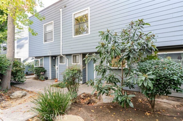 Building Photo - 15113 Saticoy St