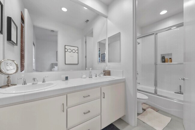 Building Photo - 267 Loch Lomond Rd