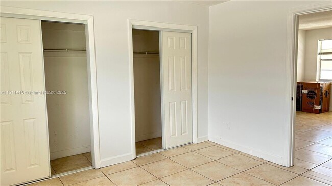 Building Photo - 2121 NE 168th St