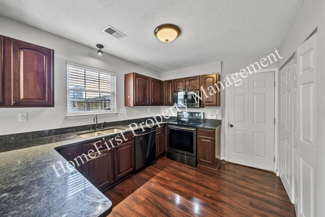 Building Photo - 860 Hidden Stream Dr