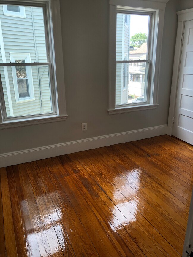 Building Photo - 90 Conwell Ave