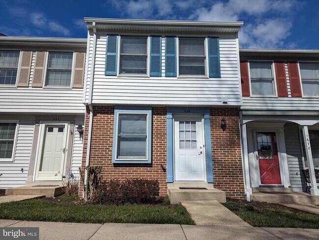 Building Photo - 1680 Thenia Pl