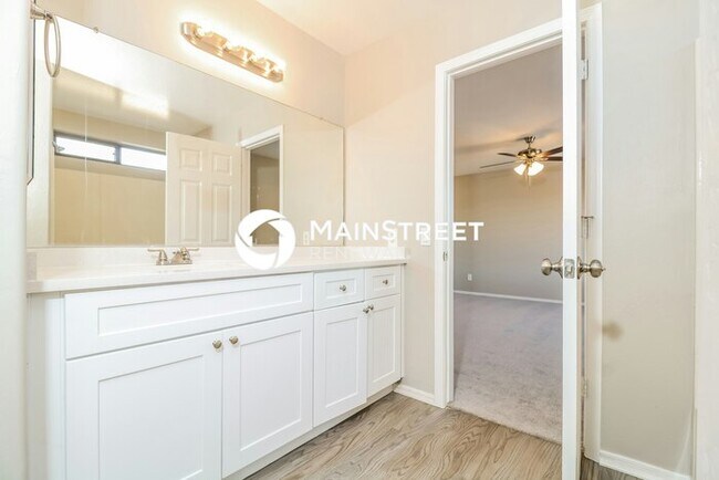 Building Photo - 4 Bedroom Pet-Friendly Home in Avondale, AZ with Main Street Renewal
