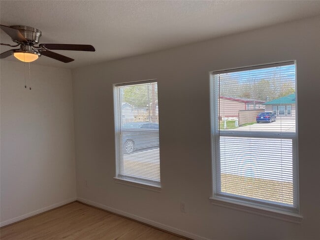 Building Photo - 3722 Putnam Dr
