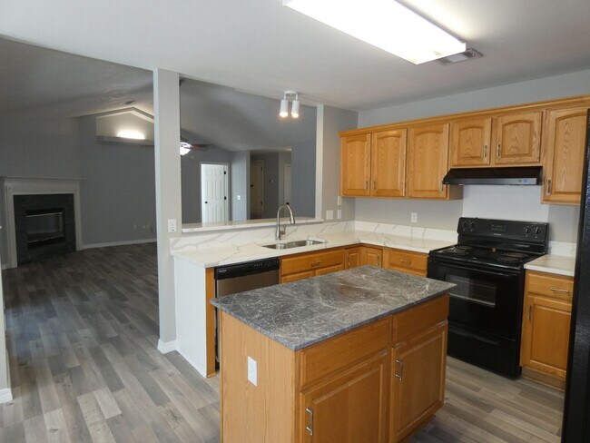 Building Photo - Spacious 3-Bedroom Home - Pace