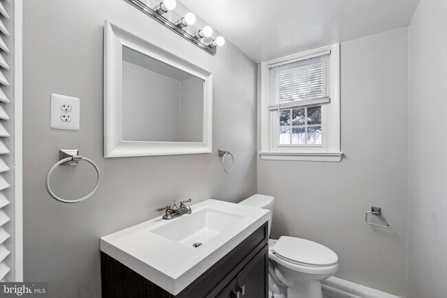 Building Photo - 1103 Playford Ln