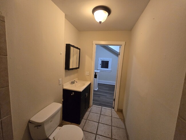 Building Photo - 7707 Vermont Ave