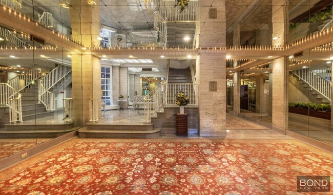 Building Photo - 101 W 55th St
