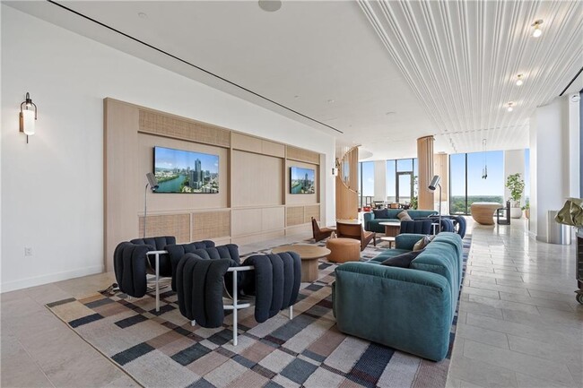 Building Photo - 44 East Ave