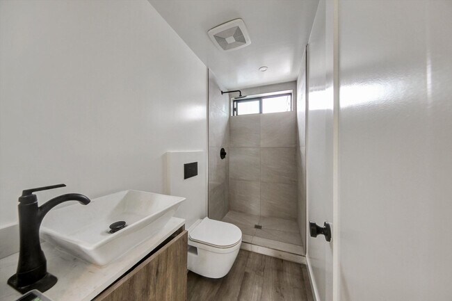 Building Photo - ONE MONTH FREE!! BRAND NEW CONSTRUCTION!! ...