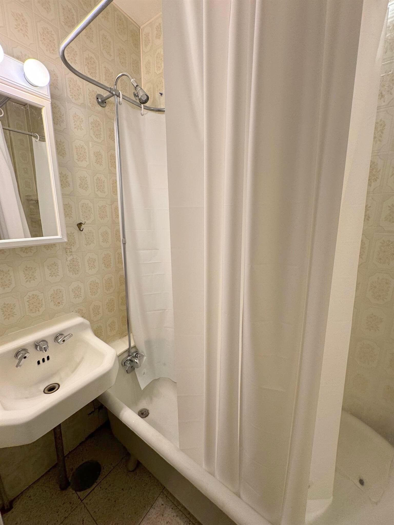 Building Photo - 250 Beacon St