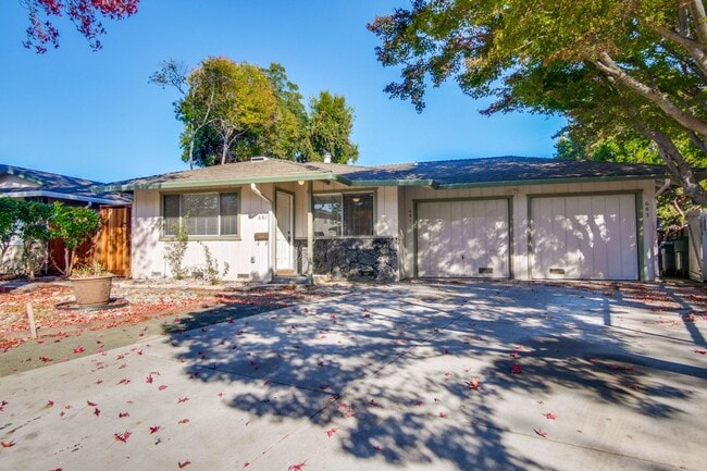 Building Photo - 683 Arbutus Ave