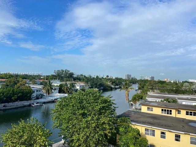 Building Photo - 130 S Shore Dr