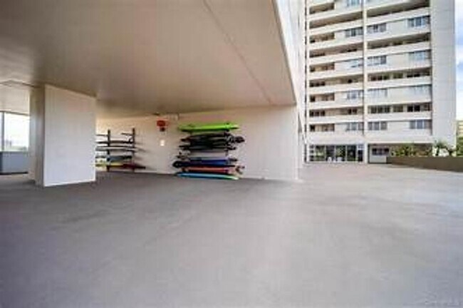 Building Photo - 1212 Punahou St