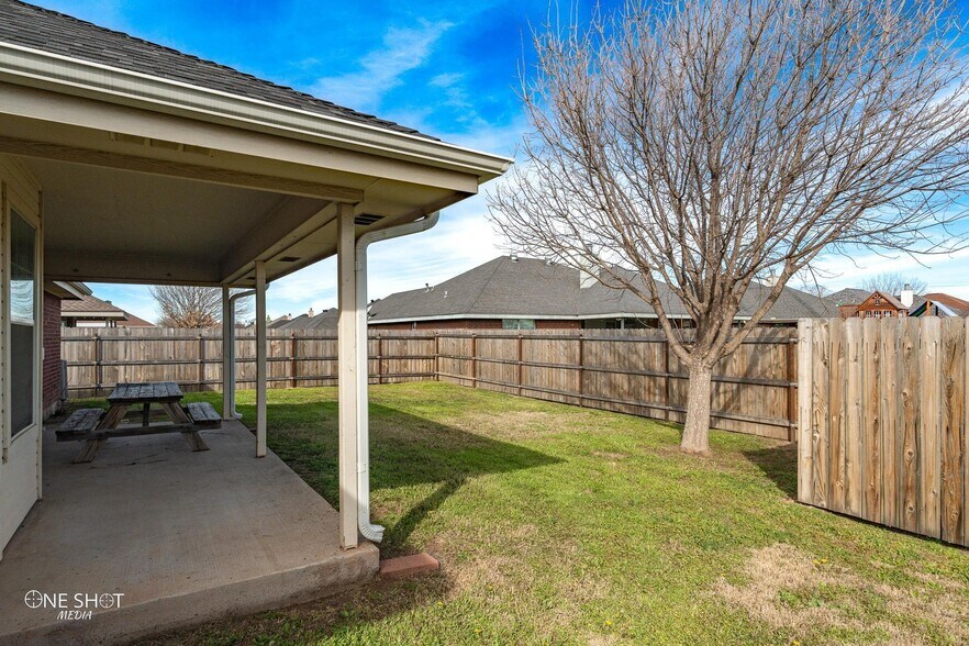 Building Photo - 1410 Tulane Dr