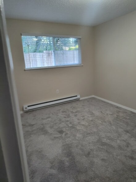 Building Photo - 811 43rd Ave SW