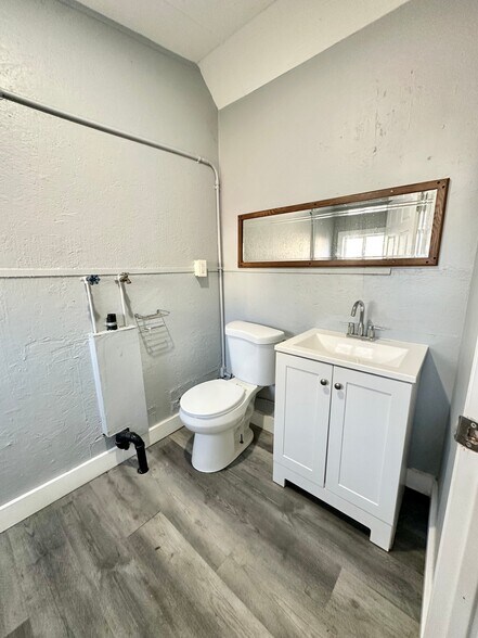 Building Photo - 223 S 3rd St