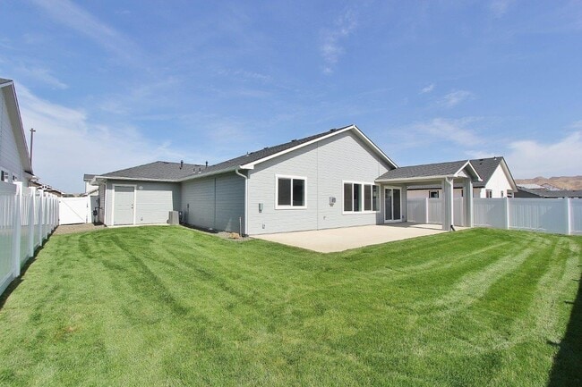 Building Photo - 1669 Kayak Rd