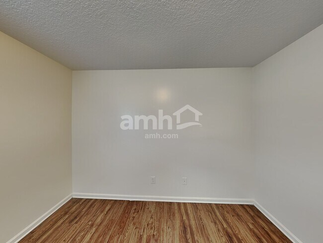 Building Photo - 1006 Bass Harbor Dr