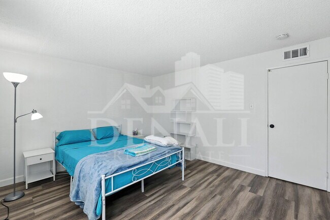 Building Photo - 3313 N 68th St