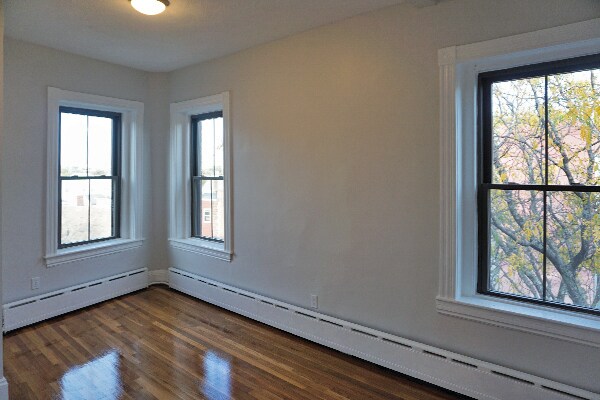 Building Photo - 113 Willow St