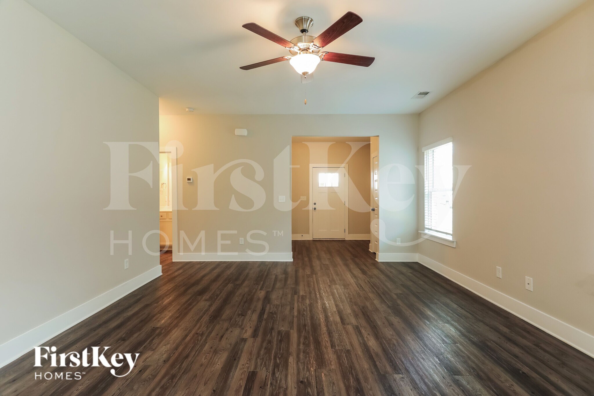 Building Photo - 1384 Woodridge Pl