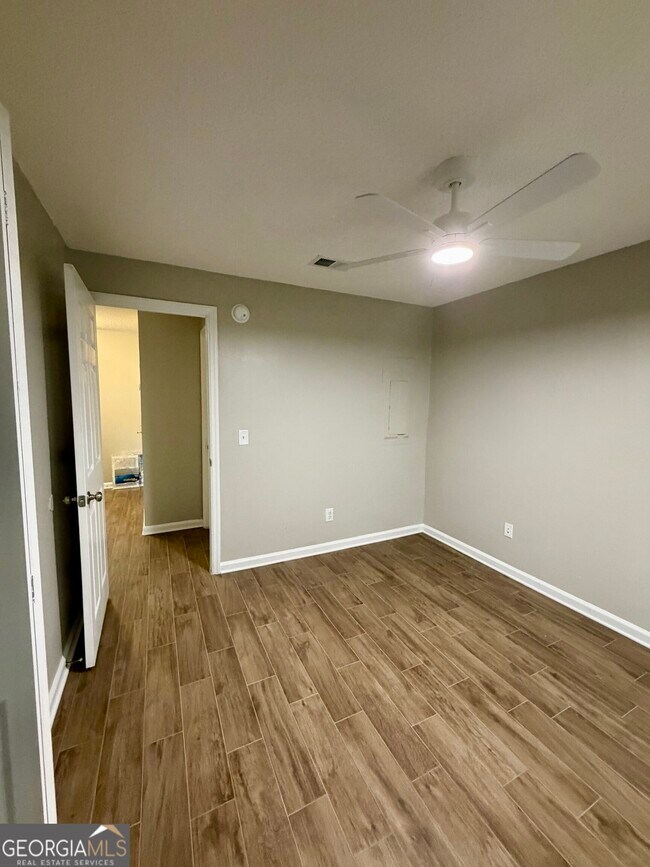 Building Photo - 438 Admiral's Walk Dr