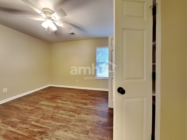 Building Photo - 2635 Planters Pointe Blvd