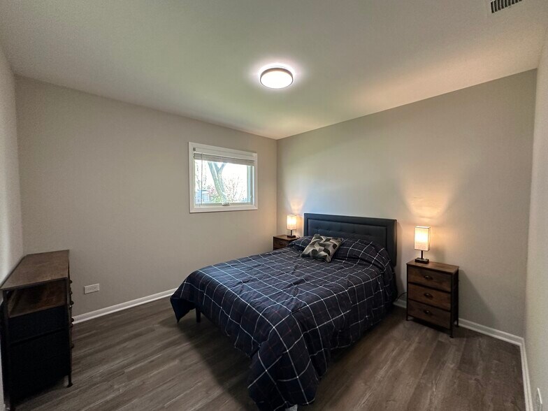 Building Photo - 4038 Forest Ave