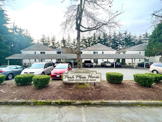 Building Photo - Charming 2 Bedroom Condo minutes from I5 a...