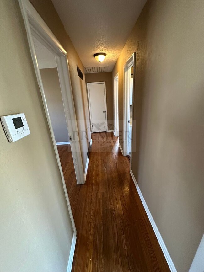 Building Photo - 7716 Crisp Ave