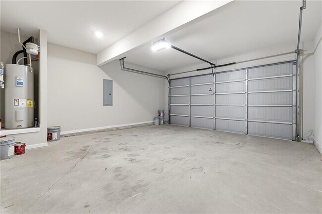 Building Photo - 334 Melody Ln