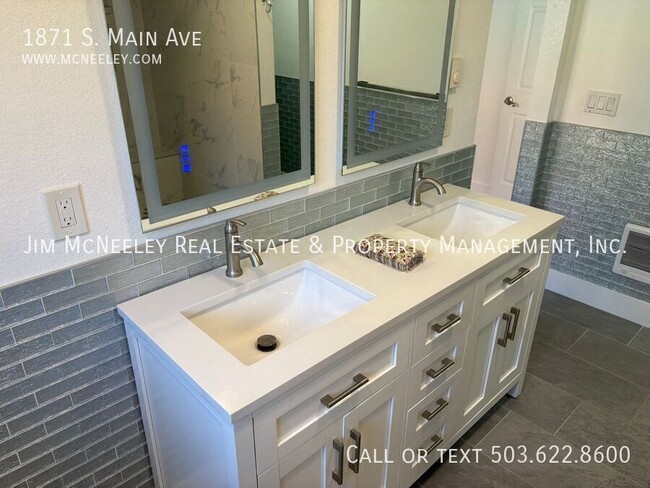 Building Photo - 1871 S Main Ave