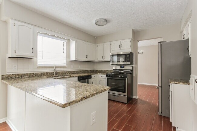 Building Photo - 7707 Alvamar Ct