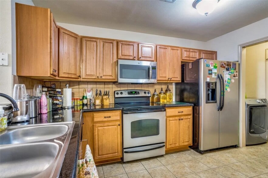 Building Photo - 12629 Oceanside Dr