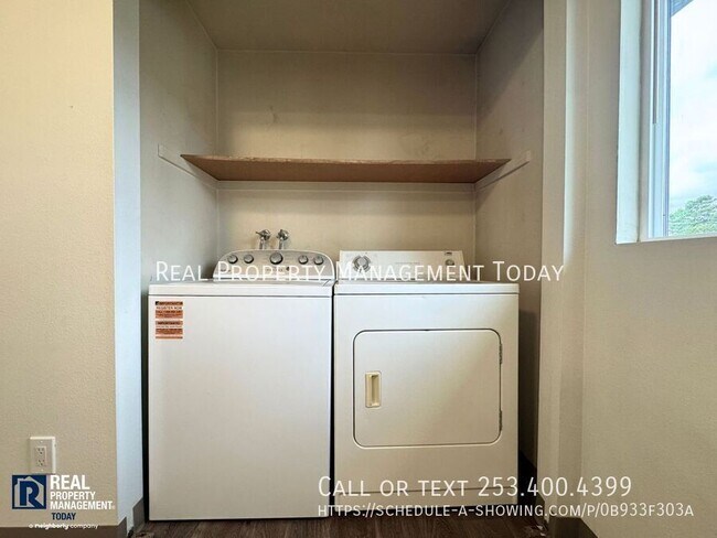 Building Photo - 450 Pearl St