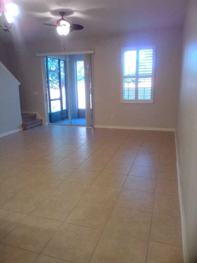 Building Photo - Arborview Park Townhouse close to UCF located in Oviedo (2 bed /2 1/2 bath)