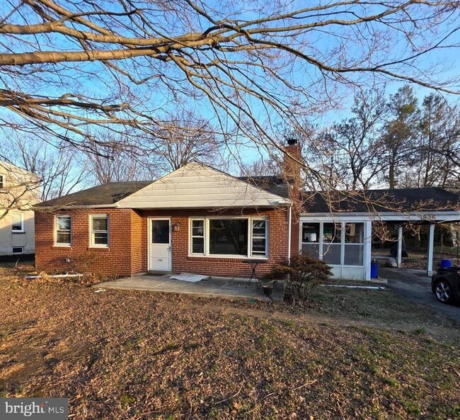 Building Photo - 926 Green Ln
