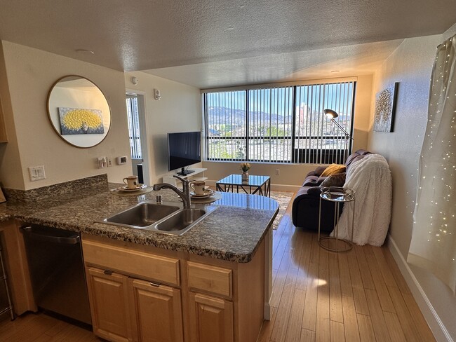 Building Photo - 450 N Arlington Ave