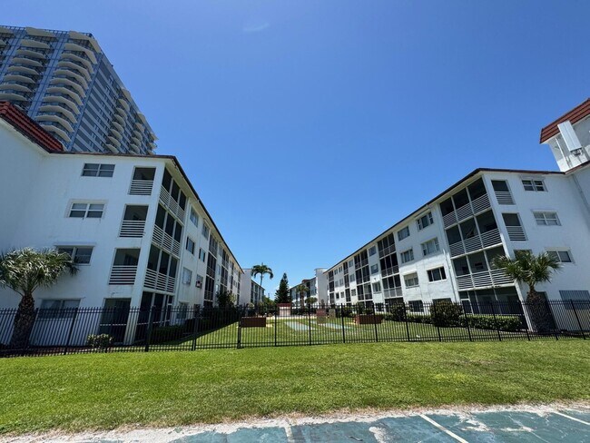 Building Photo - 4500 N Flagler Dr