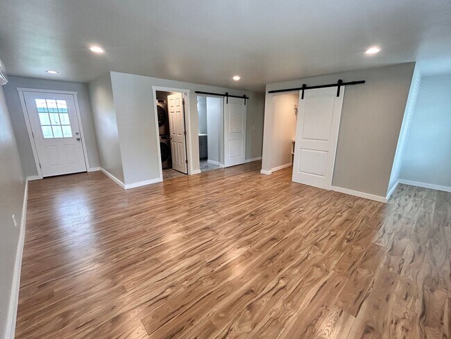 Building Photo - Completely Renovated 4 Bed, 2 Bath Home in Spokane!