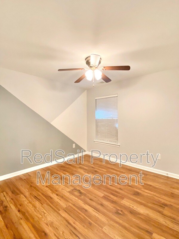 Building Photo - 642 Kelso Dr
