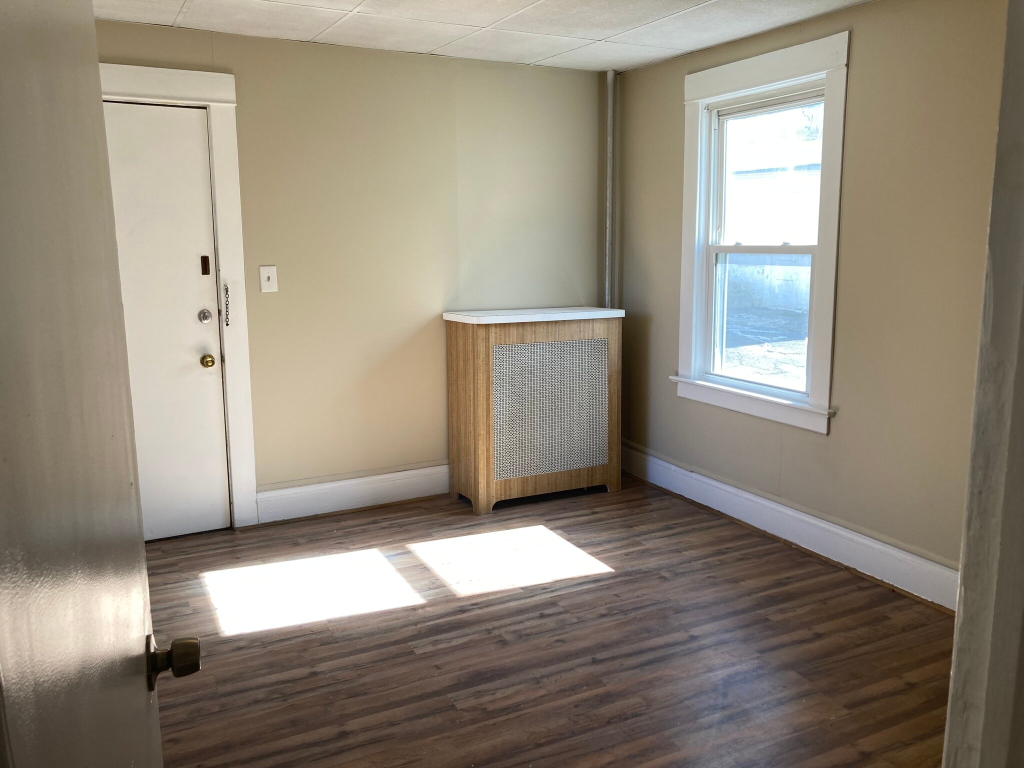 Bedroom 1 Photo 2 - 2089 Fairview Ave