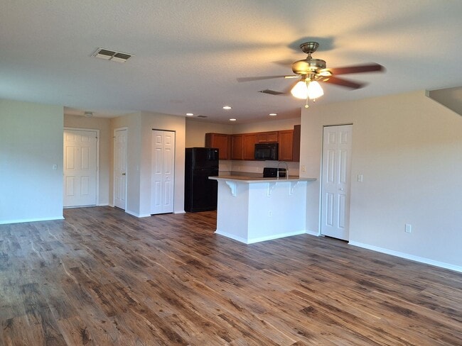 Building Photo - 3BR 2.5 BA LANDINGS AT SUGAR MILL TOWNHOME!