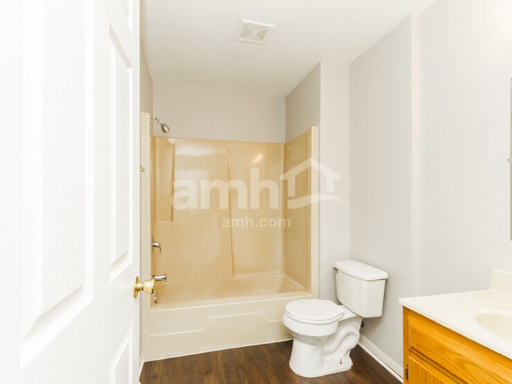 Building Photo - 380 Comet Dr