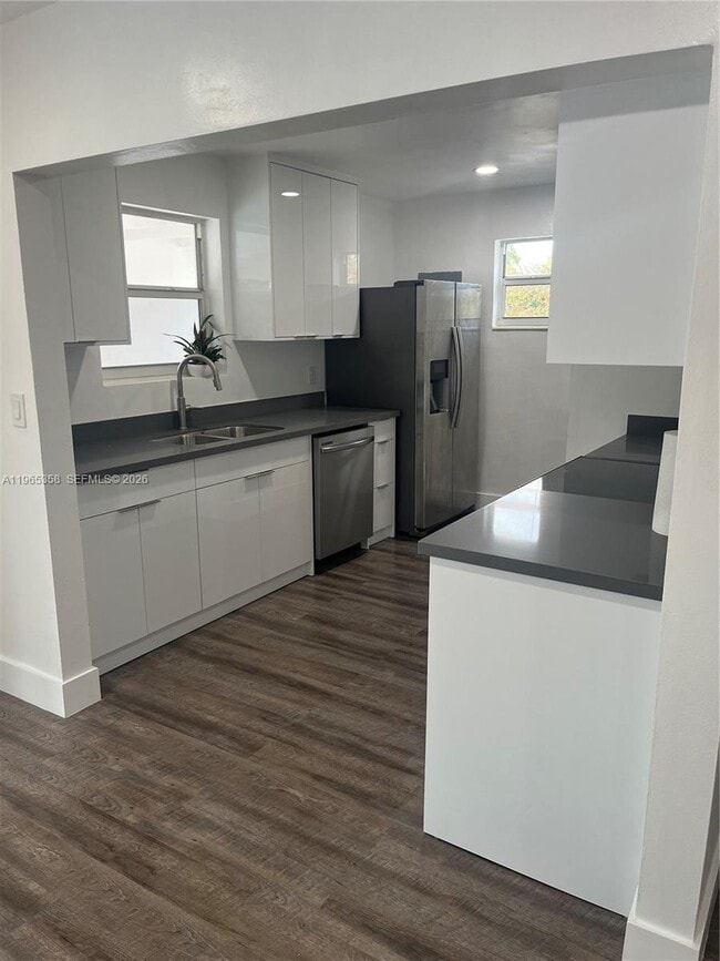 Building Photo - 3310 SW 94th Pl