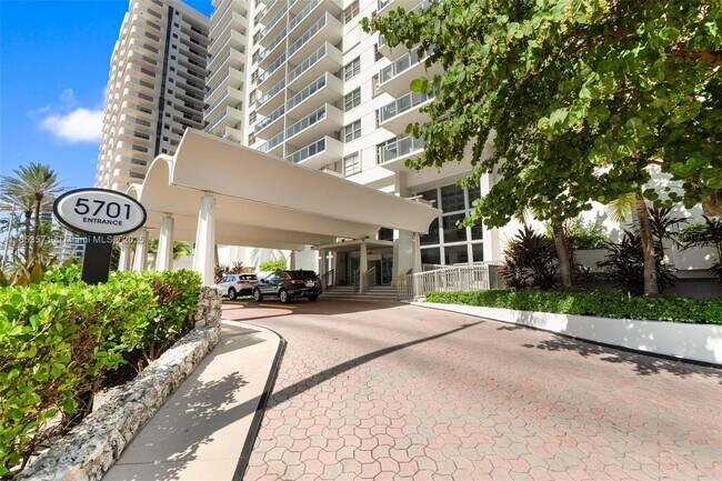 Building Photo - 5701 Collins Ave