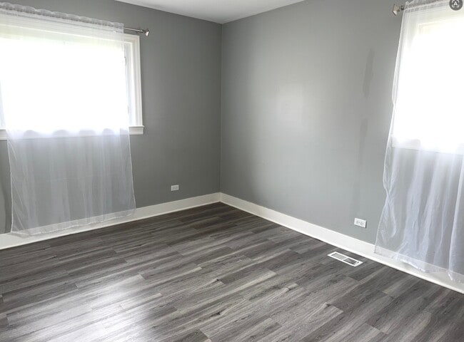 Building Photo - 595 Aberdeen St