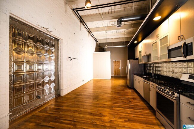Building Photo - 2412 2nd Ave N